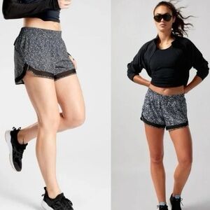 Athleta Printed Mesh Racer Run 4” Women’s Shorts Black Gray Size S